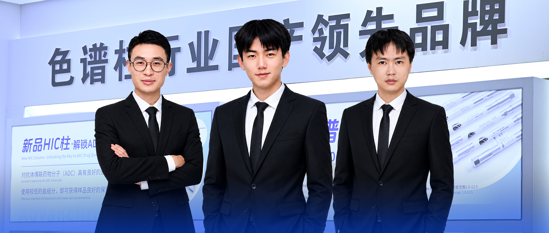 1781071044618693.png 2025封面.png